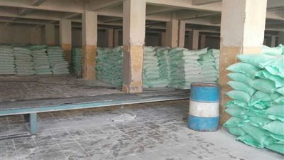 ضبط 12 طن دقيق فاخر بدون فواتير بأحد المخازن في محافظة الجيزة