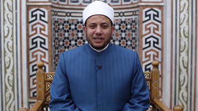  حكم تقبيل الزوج لزوجته في نهار رمضان | فيديو