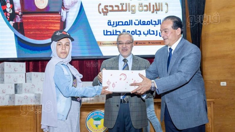 رئيس جامعة طنطا يقدم