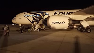 لأول مرة.. مطار الأقصر الدولي يستقبل طائرة مصر للطيران القادمة من برشلونة
