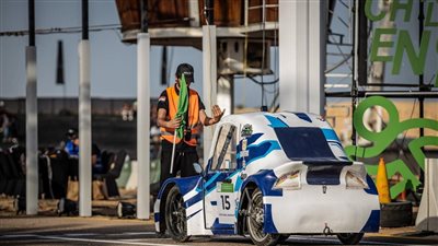  أول سيارة مصرية كهربائية.. رئيس جامعة القناة يشيد بفريق  SCU Racing  