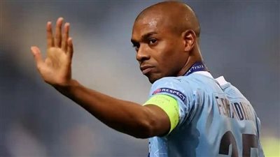 بعد 9 سنوات.. قائد مانشستر سيتي يعلن رحيله عن الفريق