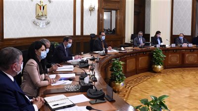 مدبولي يكلف بتشكيل مجموعة عمل لوضع استراتيجية التعافي من التداعيات السلبية للأزمة العالمية