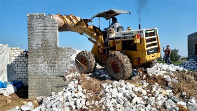 إزالة 6 حالات إنشاء وبناء على الأراضي الزراعية وأدوار مخالفة بقرى طنطا