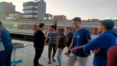 كتيبة أبو شامة تروي ظمأ ركاب قطار الإسماعيلية| فيديو