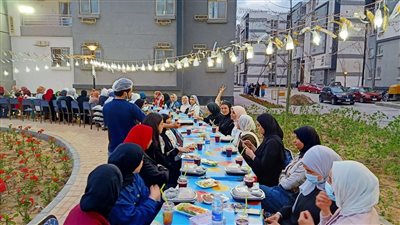 رئيس جامعة المنصورة الجديدة ينظم إفطارا جماعيا بالسكن الجامعي| صور