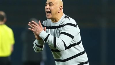 حسام حسن يقود تدريبات المصري رغم عدم إعلان التعاقد معه 