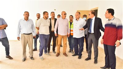 محافظ أسيوط يتفقد أعمال إنشاء مجمعي خدمات الحوطا ونزلة عبد اللاه 