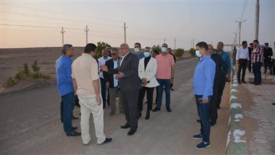 محافظ الوادي الجديد يتفقد حمام سباحة وموقع جمعية باريس للإسكان 