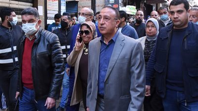 محافظ الإسكندرية يقود حملة على سوق شيديا لمتابعة التزام التجار بالأسعار