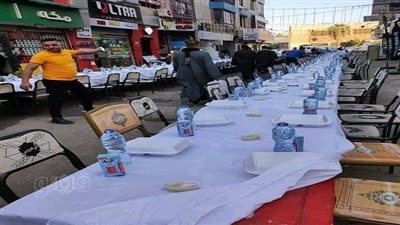 متجمعين على الخير.. أهالى العاشرمن رمضان ينظمون أكبرمائدة إفطار جماعى| صور