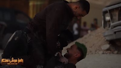 عمرو السولية ينهال بالضرب على رامز جلال: الخلفية شدت.. لو زملكاوي كنت عملت إيه؟|فيديو