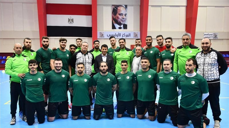 وزير الرياضة يشهد