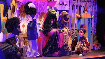 مسرحية الليلة الكبيرة تجذب أنظار رواد دار الأوبرا| فيديو