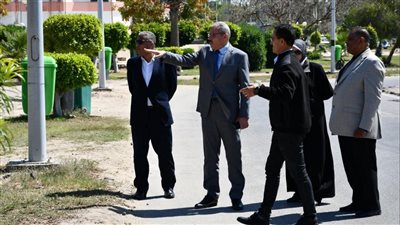 بدء المرحلة الثانية لتنسيق وتجميل الموقع العام لجامعة قناة السويس|صور