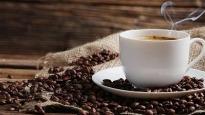 هل تتسبب القهوة في تساقط الشعر.. إجابة صادمة من طبيبة بريطانية