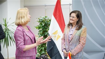 وزيرة التخطيط تلتقي رئيسة قسم الاقتصاد في البنك الأوروبي