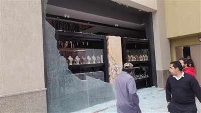 جهود مكثفة لضبط المتهم بسرقة مشغولات ذهبية من محل جواهرجي بالتجمع الأول