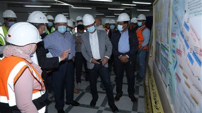 وزير النقل يتابع التشطيبات النهائية للجزء الأول من المرحلة الثالثة للخط الثالث للمترو