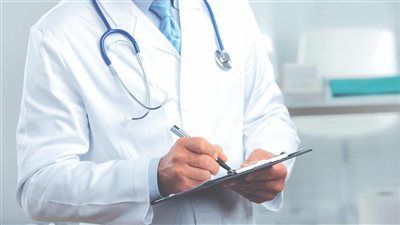 الأطباء: متوسط راتب الطبيب في مصر 3700 جنيه.. وفي الصومال 91 ألفا