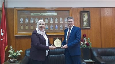 عميد ألسن عين شمس تستقبل المستشار الثقافي الروسي بالقاهرة