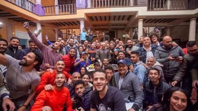 أحمد مكي يحتفل بانتهاء تصوير 