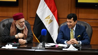 صبحي وجمعة يشهدان توقيع مذكرة لتنفيذ برامج تنمية بمركز شباب الأماميين والتونسي 