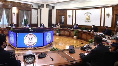 رئيس الوزراء يتابع خطة صندوق مصر السيادي لجذب المزيد من الاستثمارات