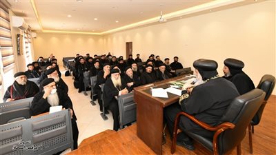 البابا تواضروس يلتقي كهنة إيبارشية أبنوب لاختيار اسقف جديد