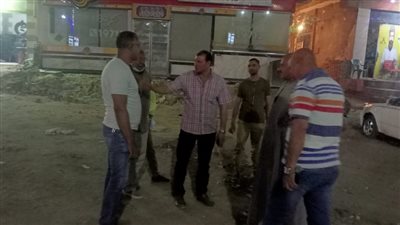 رئيس حي جنوب الجيزة يتفقد تركيب الانترلوك بالطرق والمحاور المرورية |صور