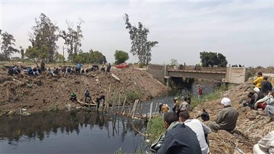 استمرار البحث عن جثمان طفلة غرقت في رشاح بشبين القناطر | صور 