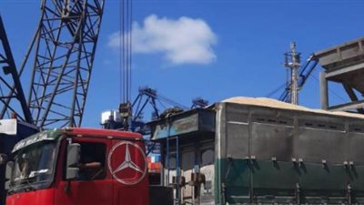 رئيس هيئة ميناء الإسكندرية يلتقي رؤساء الإدارات المركزية لبحث إجراءات مجابهة كورونا