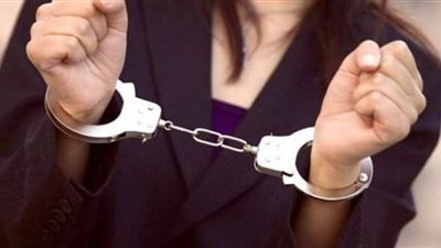 المتهمة بقتل مسنة الحدائق: ملهاش أهل يسألوا عليها وخنقناها وسرقناها