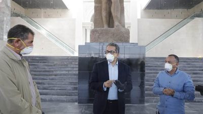 تفاصيل جولة وزير السياحة والآثار بمتحف العاصمة الإدارية| صور