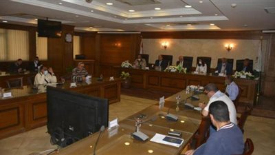 محافظة الجيزة يشدد على إحالة مخالفات البناء للنيابة العسكرية