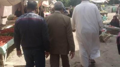 فض سوق فى الشرقية بعد إصابة مواطن بفيروس كورونا l صور