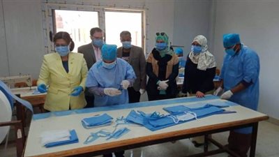 تستهدف تصنيع 50 ألف قطعة.. تدشين ورشة كمامات بجامعة بنها