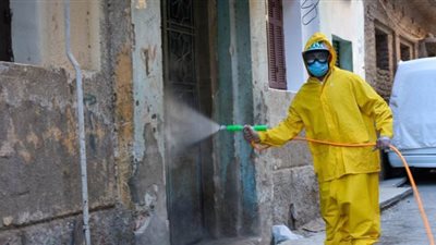 لمواجهة كورونا.. فرق للتعقيم والتطهير بقرى نقادة في قنا | صور
