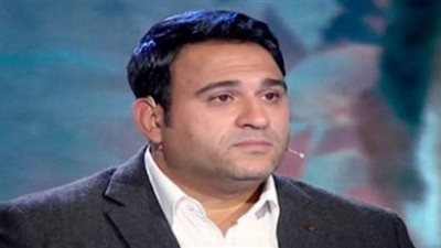 أكرم حسني يهنئ جمهوره بحلول ليلة النصف من شعبان