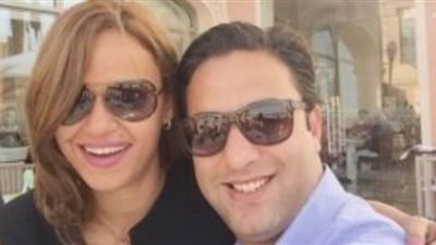 ميدو يمارس رياضة ركوب الدراجات مع زوجته | فيديو