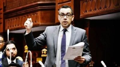 برلماني يطالب بتوفير المستلزمات الوقائية للفرق الطبية بالمستشفيات