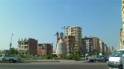 غلق 10 محلات تجارية وتحرير 4 محاضر بيئية بكفر الدوار