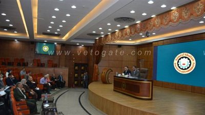 كورونا والتعديات والنظافة .. أبرز الملفات في اجتماع محافظ الدقهلية | صور