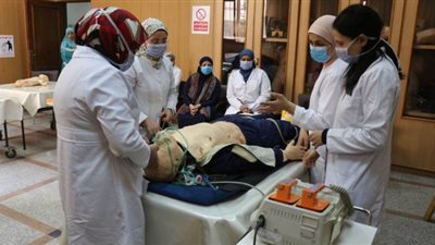 تدريب الأطباء بجميع التخصصات على الإنعاش الرئوي بجامعة المنصورة