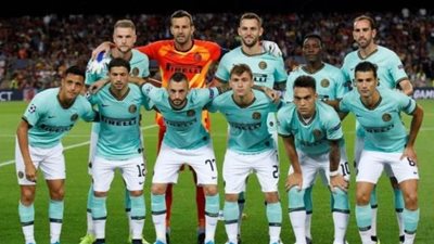 إنتر ميلان يستقر على بيع مدافعه المخضرم