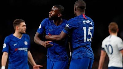 تشيلسي يقترب من تجديد عقد نجم خط الدفاع