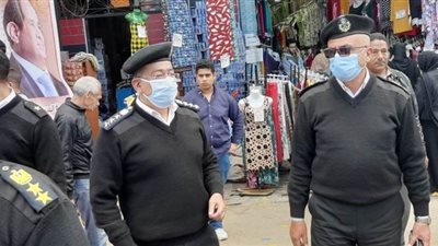 حملة مكبرة بحي وسط الإسكندرية لإزالة إشغالات الباعة الجائلين | صور