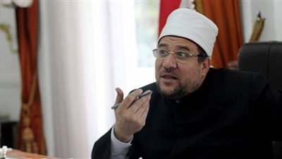 وزير الأوقاف ينهي خدمة مؤذن وخطيب مكافأة لفتح المسجد بليلة النصف من شعبان