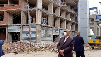 إحالة صاحب عقار مخالف بجسر السويس للنيابة العسكرية | صور 