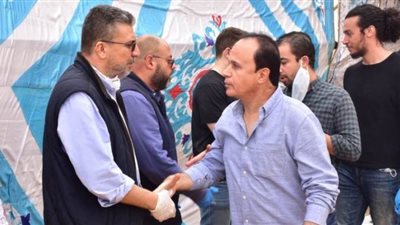 نجوم الفن والمشاهير يشيعون جنازة والدة المخرج معتز التوني وحماة عمرو الليثي | صور